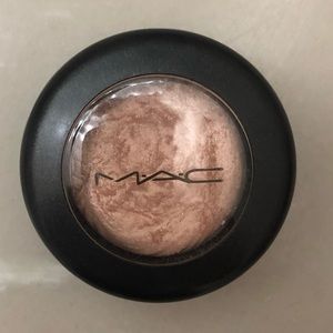MAC extra dimension eyeshadow